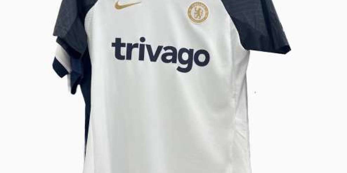 Vit/Antracit/Guld Chelsea 23-24 Training Kit Revealed